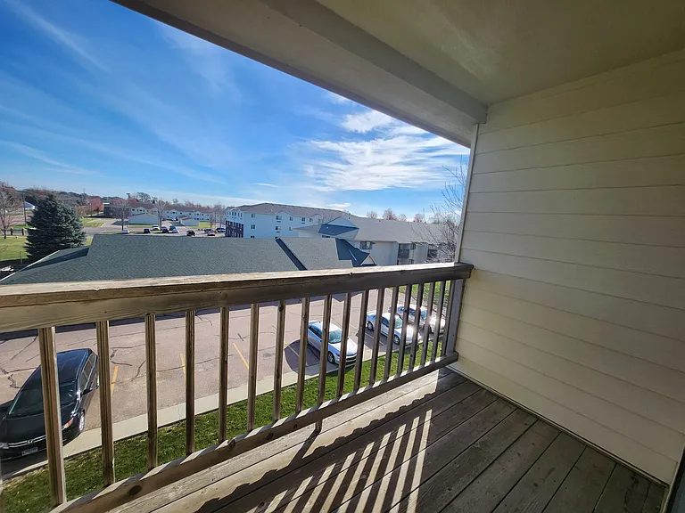 Eastern Hills Apartments — Photo 7