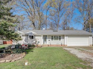 212 Moorewood Ave, Avon Lake, OH 44012