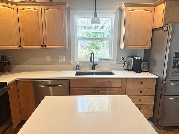 5th image of 1311 W Court Ave