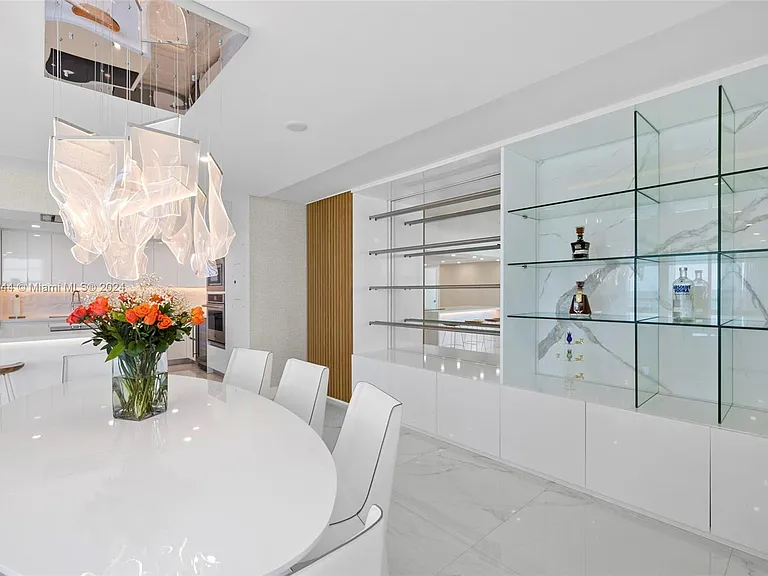 5151 Collins Ave #1527 — Photo 14