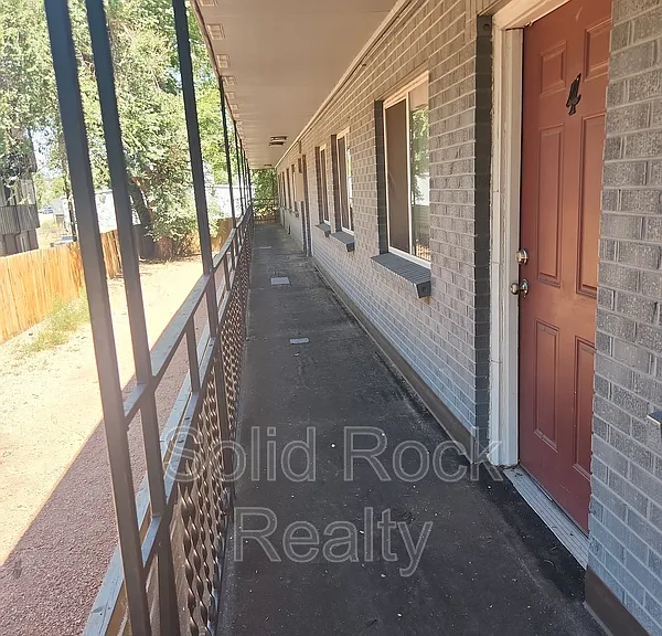 1411 S Corona Ave #9 — Photo 16