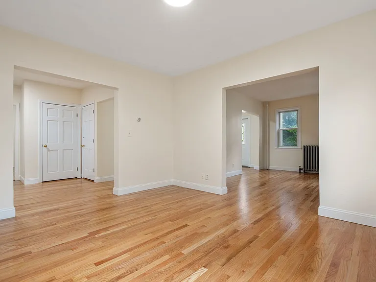 10 Frances St #10 — Photo 6
