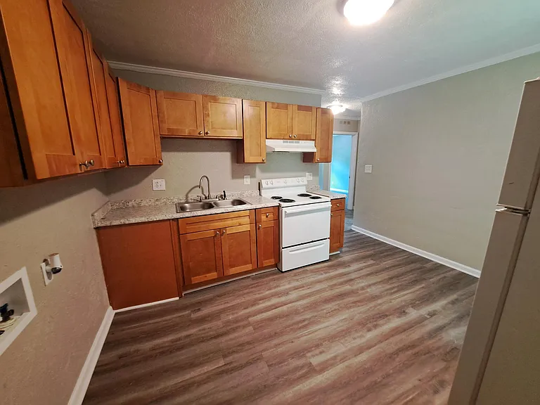 703 Alexander St #1 — Photo 4
