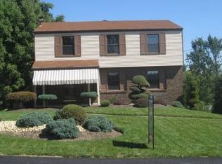 212 Windy Hill Dr, Coraopolis, PA 15108