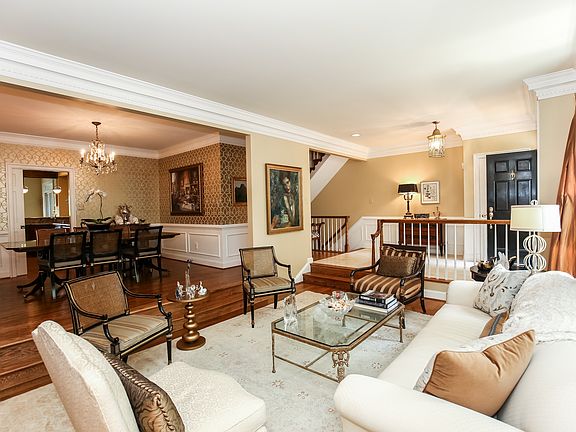 5th image of 9479 Turnberry Dr
