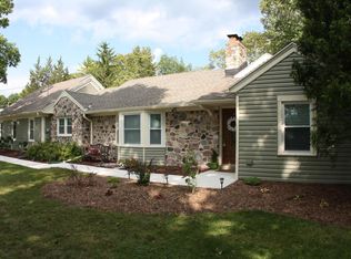 7114 N Lake Dr, Fox Pt, WI 53217