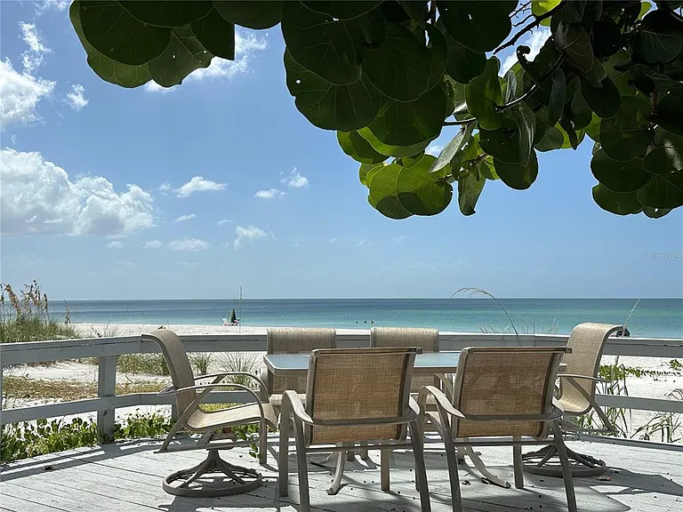 2823 Gulf Of Mexico Dr — Photo 2