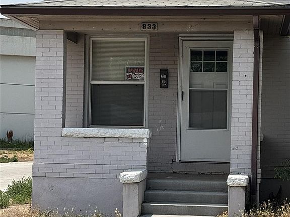 2nd image of 831 and 833 S Lincoln Street