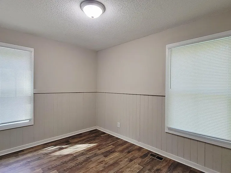 1306 Ragan Ave — Photo 7