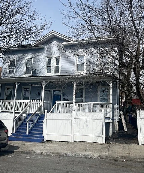 118 Pequonnock St — Photo 15