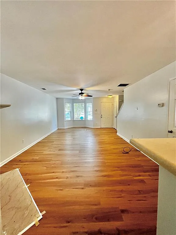 3 bed, 2.5 bath, 1512 sqft, $2,175 — Photo 2