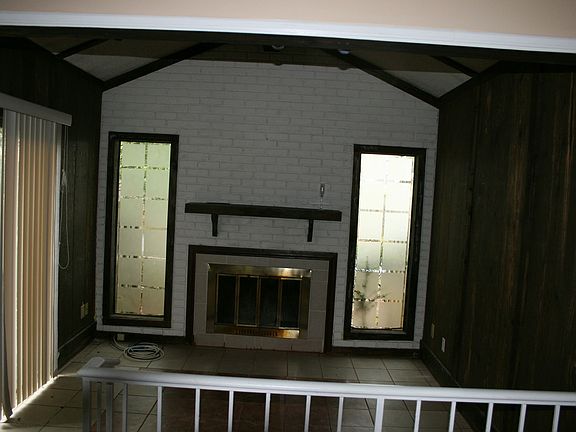 4th image of 1190 Country Ct