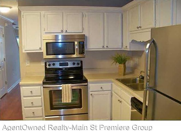 2nd image of 1915 Tropicana Rd APT B