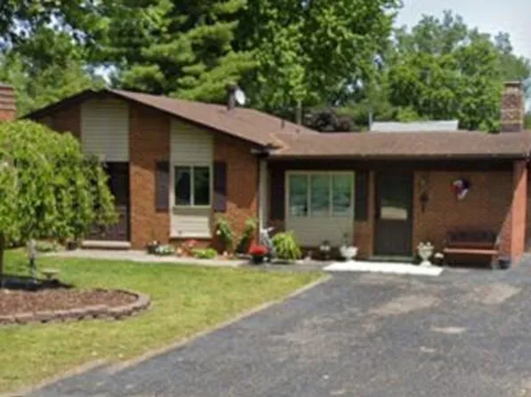 20897 Vining Rd, New Boston, MI 48164