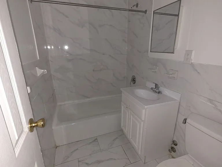 56 Locust Hill Ave #1G — Photo 6
