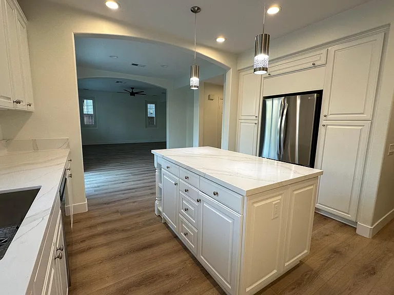 1523 Clifftop Ave — Photo 9