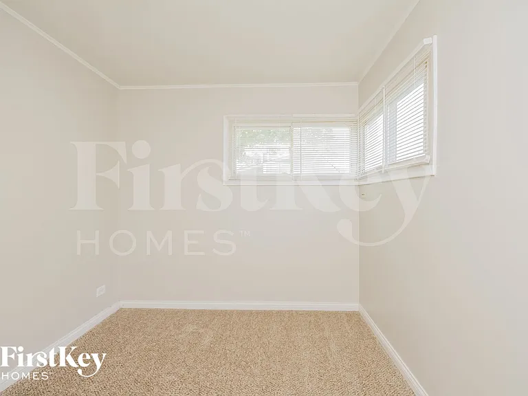 400 Watseka St — Photo 7