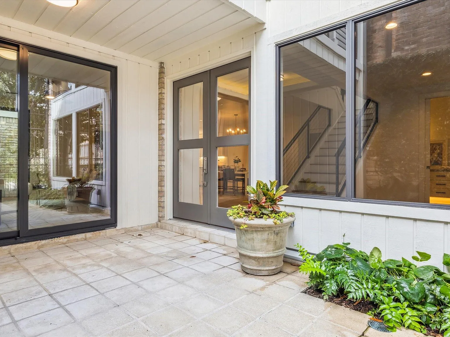 3 bed, 3.5 bath, 3588 sqft, $6,250 — Photo 4