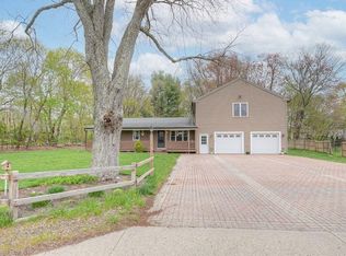 5 Manchaug St, Douglas, MA 01516