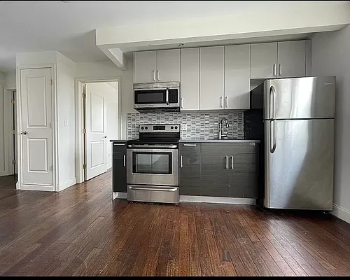 Rented by Celine Moradof-Nazarian, LREB | media 9