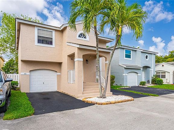 5th image of 837 NW 99th Avenue