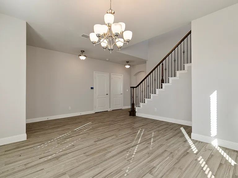 1113 Granger Dr — Photo 6