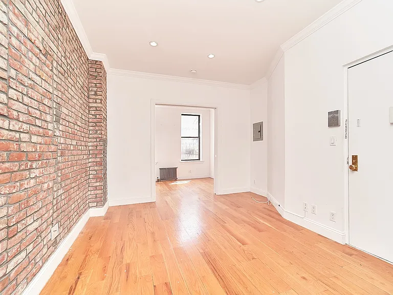 325 E 83rd St #3B — Photo 5