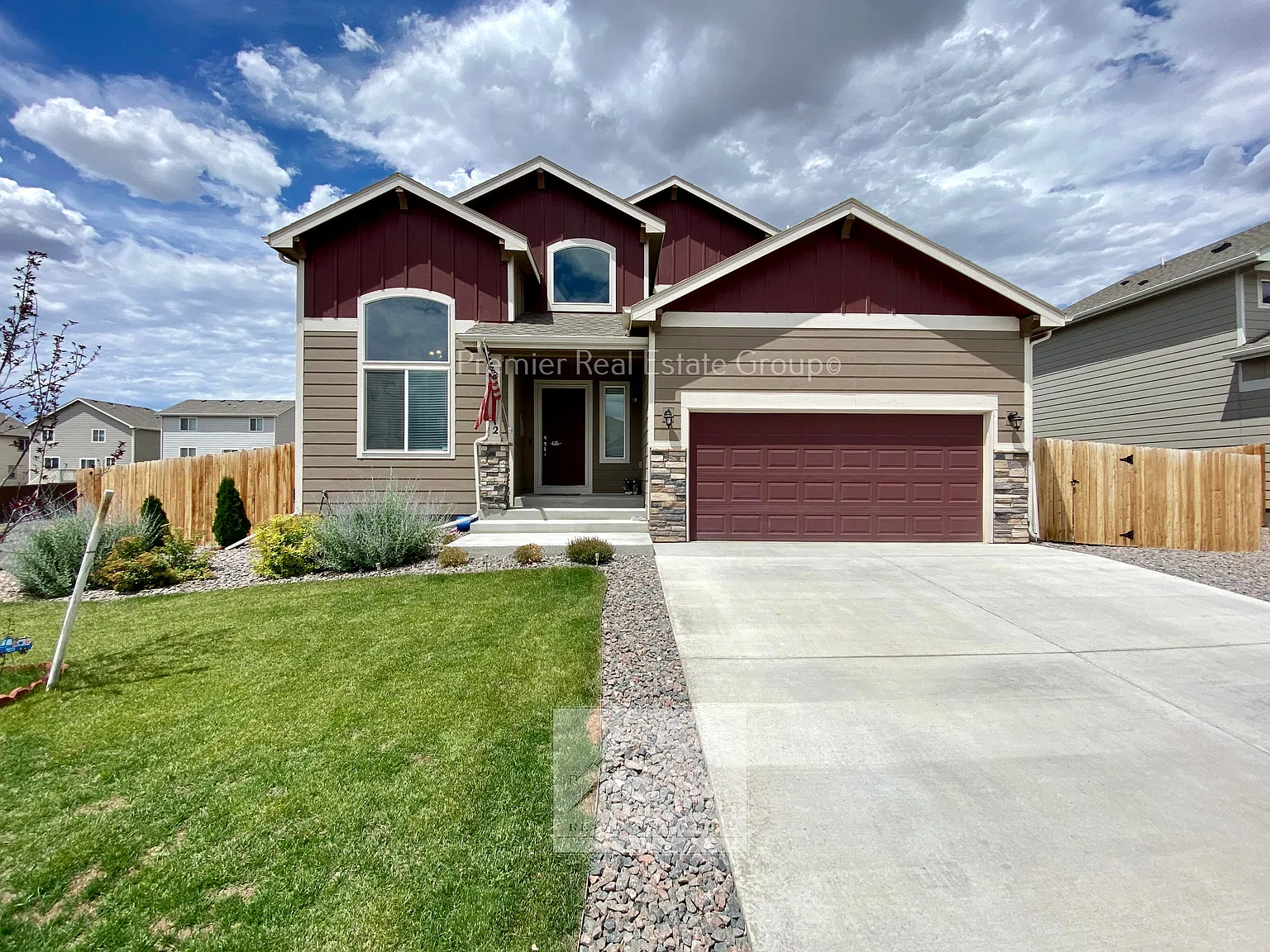 3 bed, 2.5 bath, 1606 sqft, $2,230 — Photo 1