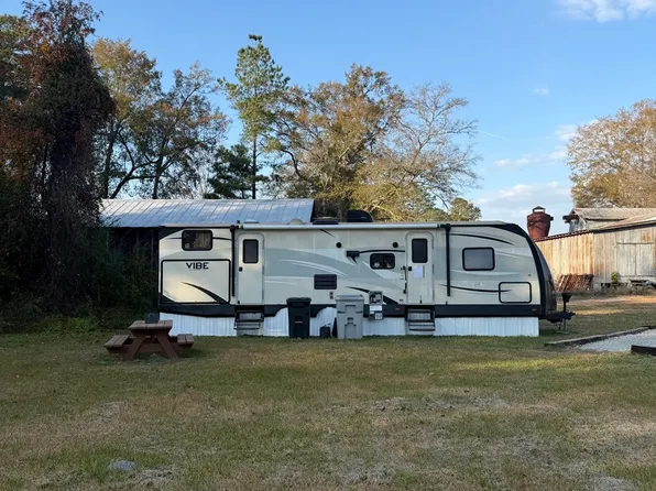 2036 State Highway 306 S #C, Grantsboro, NC 28529