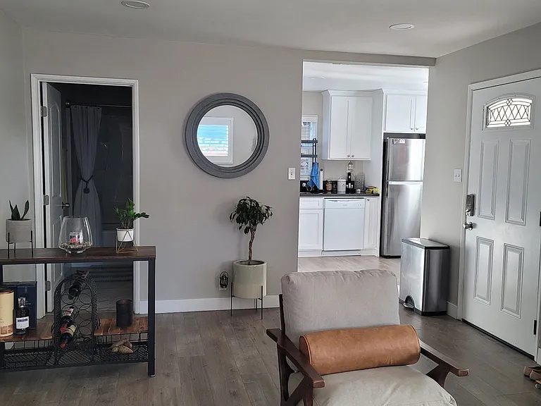1218 S Golden West Ave — Photo 2