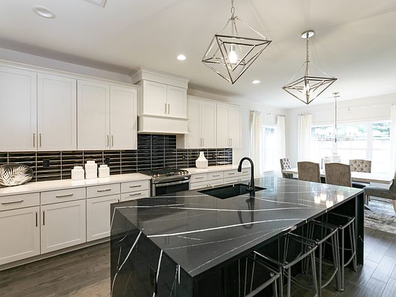 Grays Hollow Kitchen and Breakfast Room