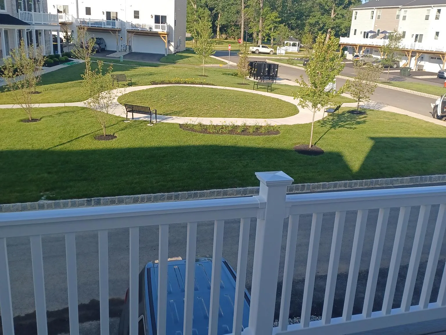 3 bed, 2.5 bath, 2200 sqft, $3,400 — Photo 3
