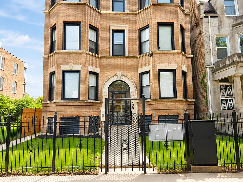 1439 E 66th Pl #3W