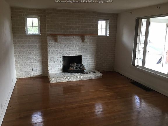 3rd image of 33 Soldier Ln