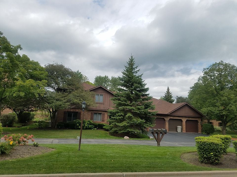 1st image of 8140 W Brookside Dr APT 101