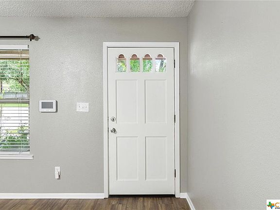 4th image of 224 Taylors Dr