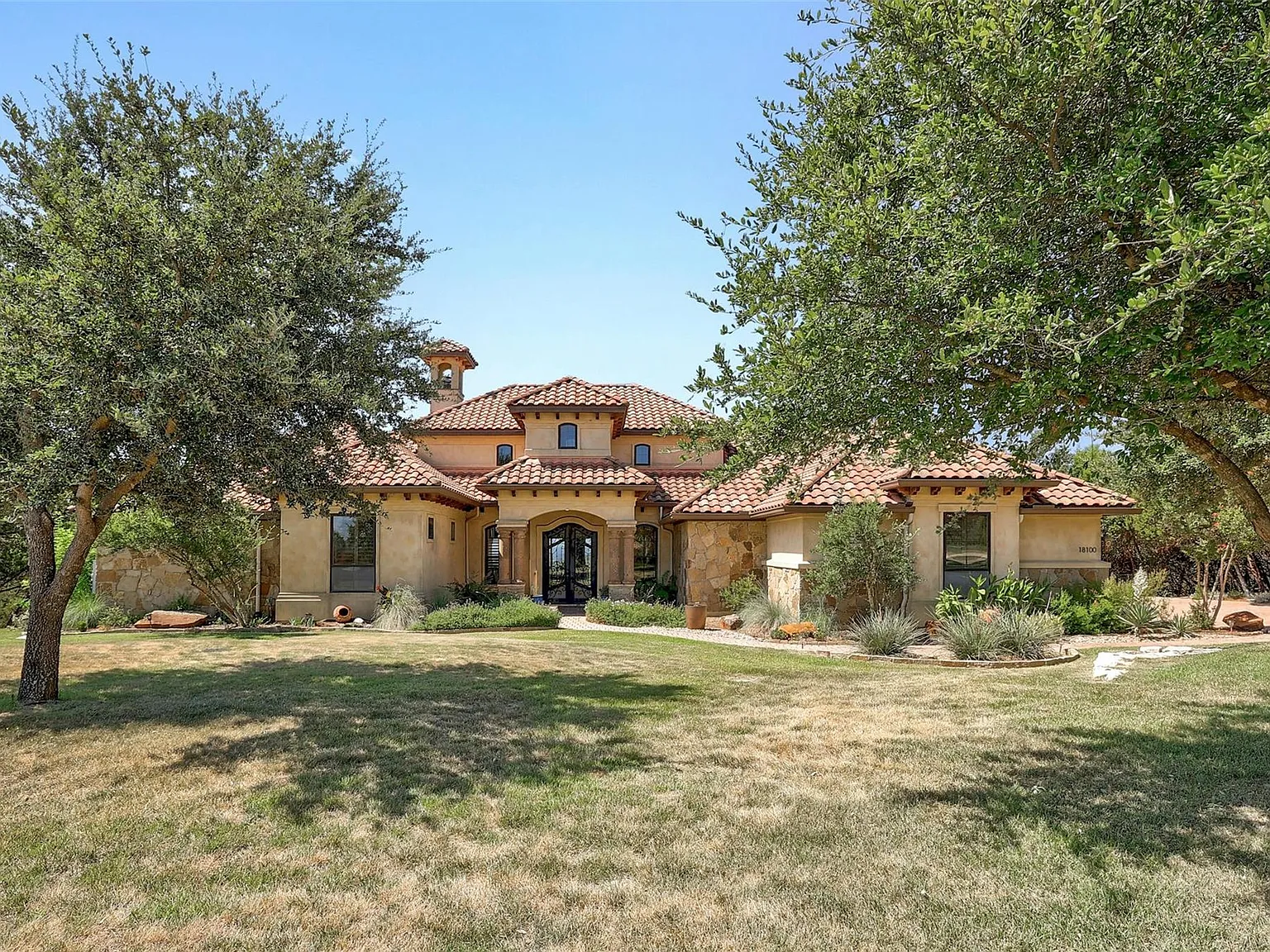 4 bed, 4.0 bath, 3405 sqft, $6,500 — Photo 2