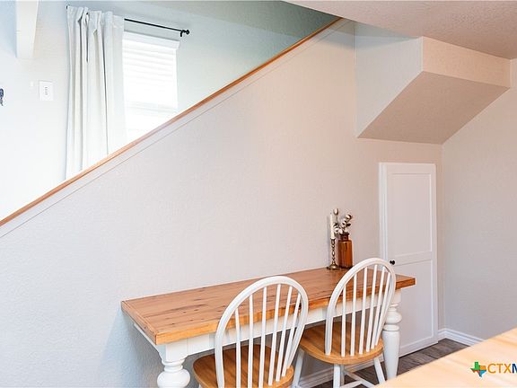 5th image of 104 Winding River Rd