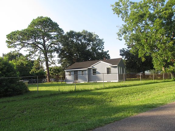 2nd image of 1343 Carvill Ave