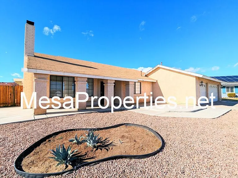 14145 Heritage Ct — Photo 2