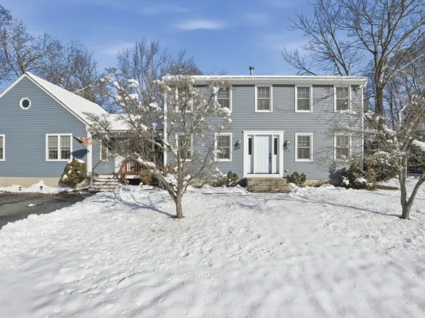 174 Columbus Dr, Fall River, MA 02720