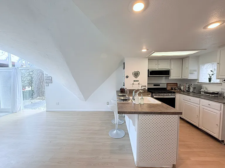 2140 Hollymont Dr — Photo 27
