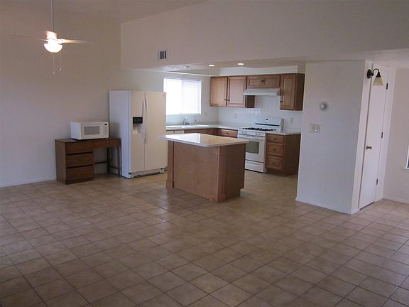 2nd image of 3301 Camino Prado Vis