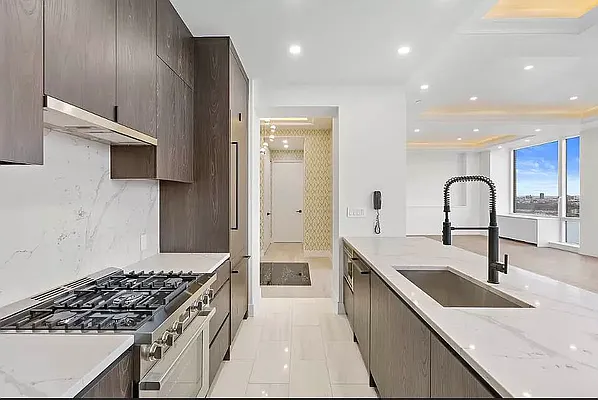 Rented by ABA ABRAHAM | media 8