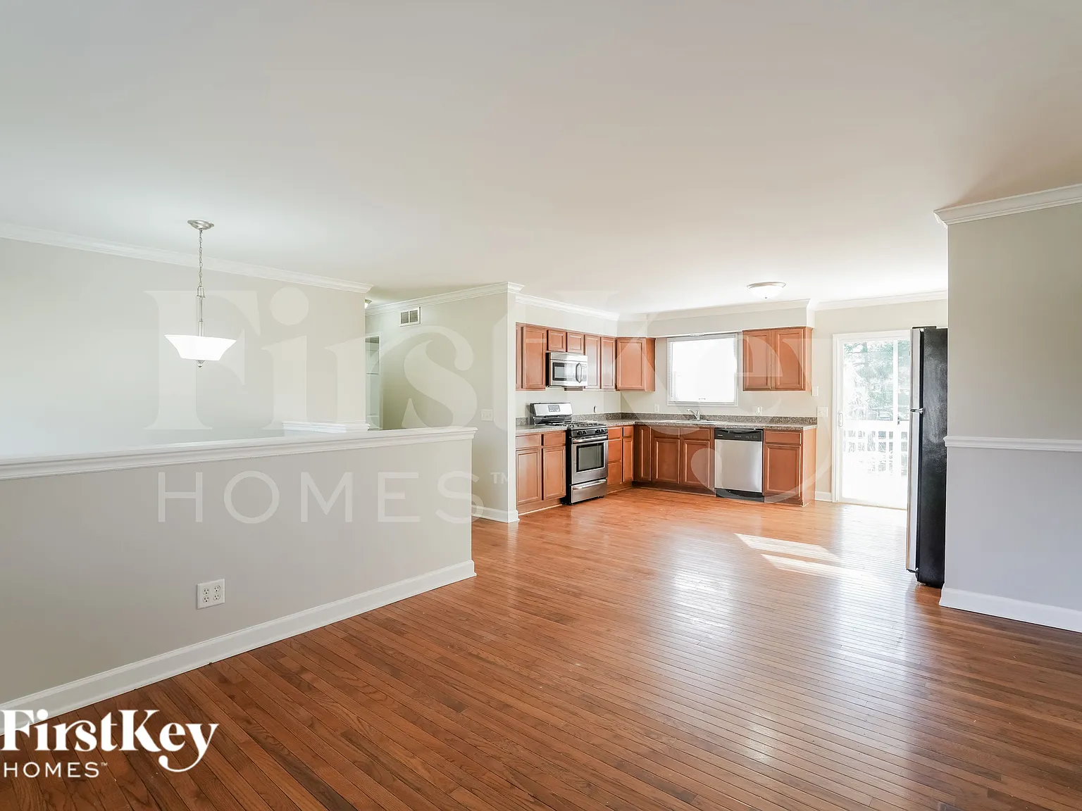 3 bed, 2.0 bath, 1376 sqft, $2,075 — Photo 4