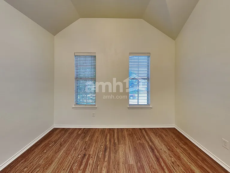 617 Bur Oak Dr — Photo 24
