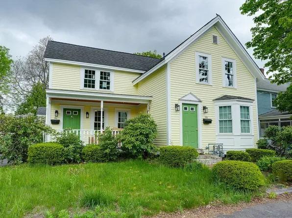 14 Brooks St, Maynard, MA 01754