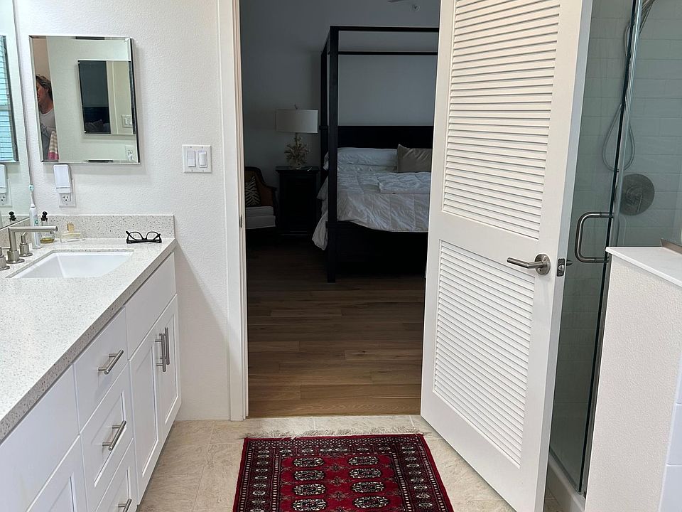 Master bedroom bathroom