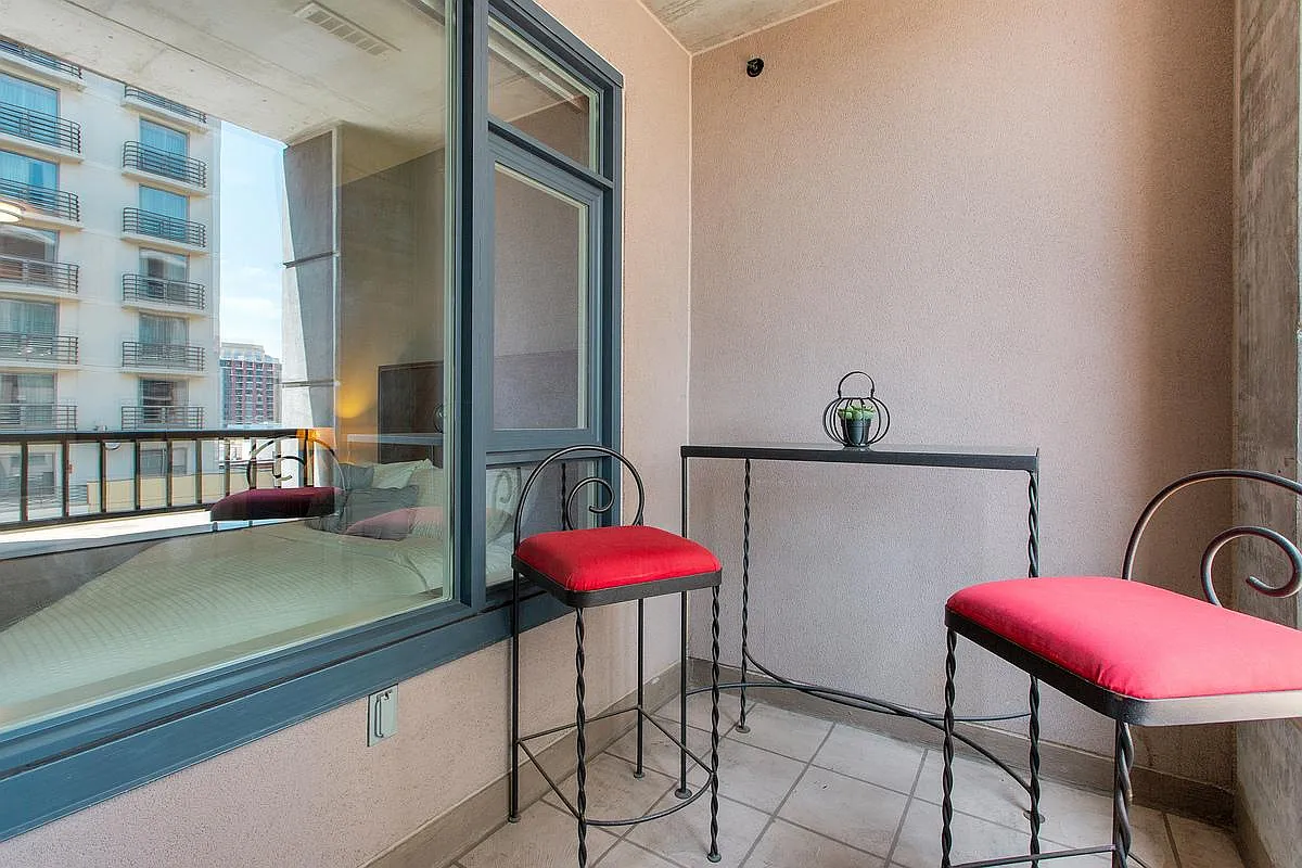 2 bed, 910 sqft, $5,000 — Photo 4