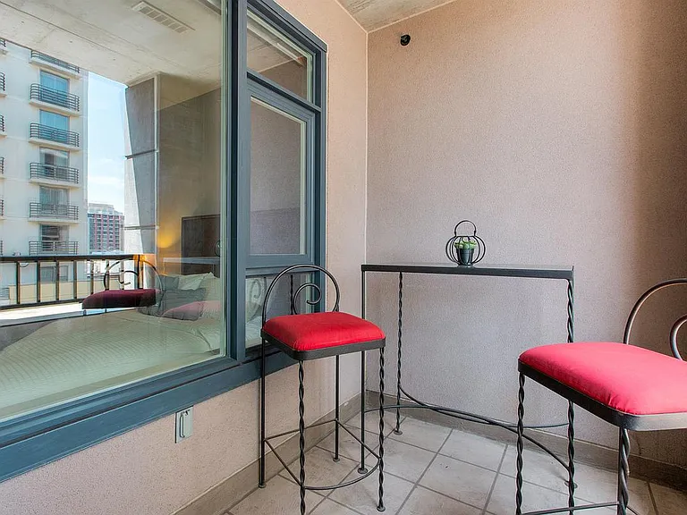530 K St #814 — Photo 4